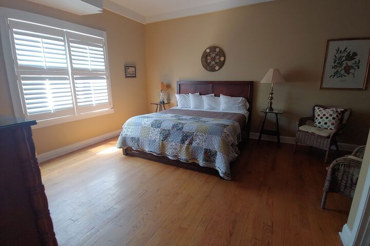 Room 9 of 10