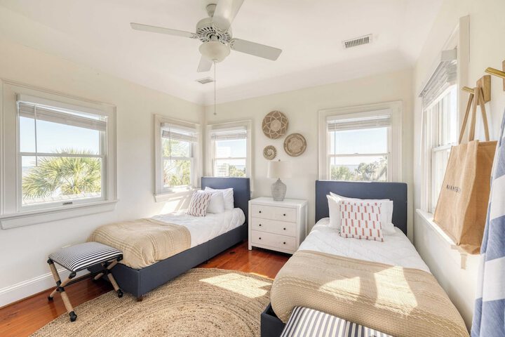 Haven by Avantstay Luxury Beachfront Home w / Pool & Gorgeous Patios