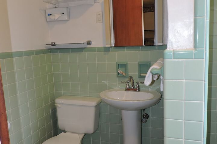 Room 17 of 22