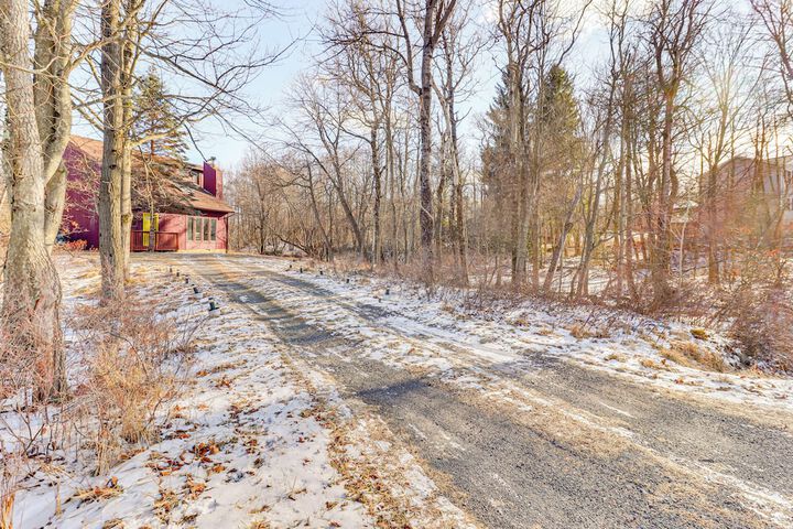 Private Spa Fire Pit & Deck: Poconos Home!