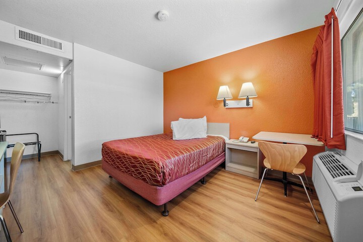 Room 16 of 31