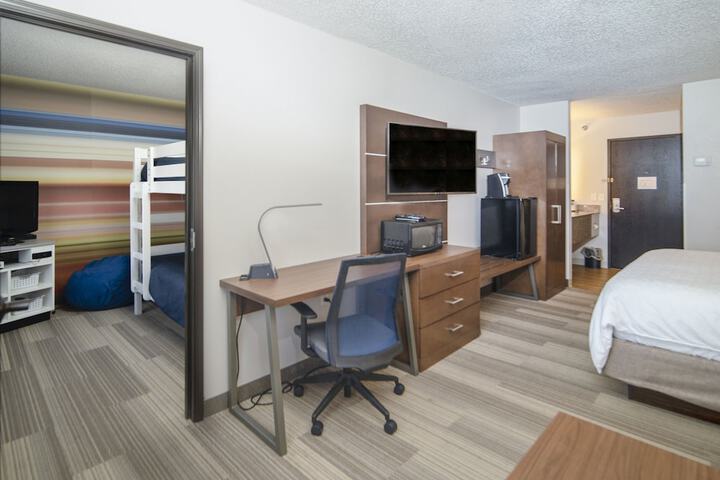 Room 39 of 65