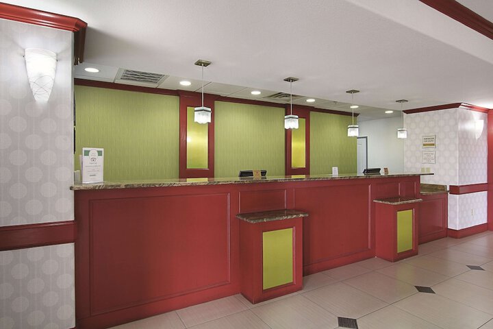 La Quinta Inn & Suites by Wyndham Dallas - Hutchins