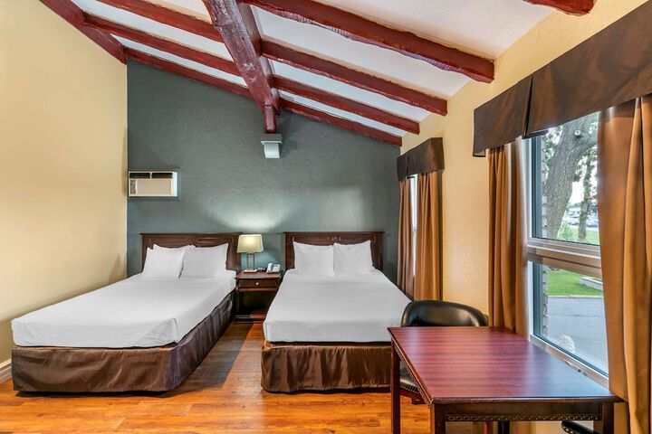 Econo Lodge Montreal-Brossard