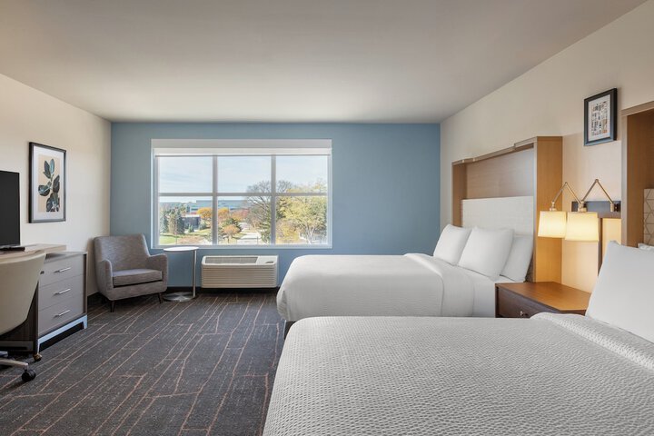 Holiday Inn & Suites Detroit - Troy by IHG