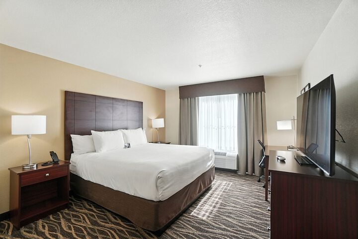 Cobblestone Hotel & Suites-Bellefontaine