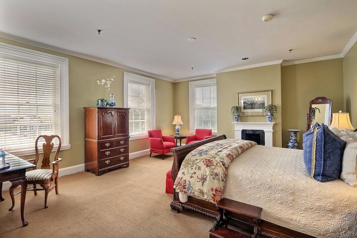 Room 50 of 170