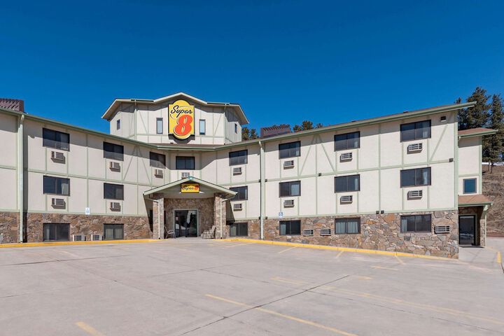 Super 8 by Wyndham Hill City / Mt. Rushmore/ Area