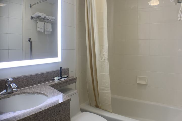 Room 15 of 16