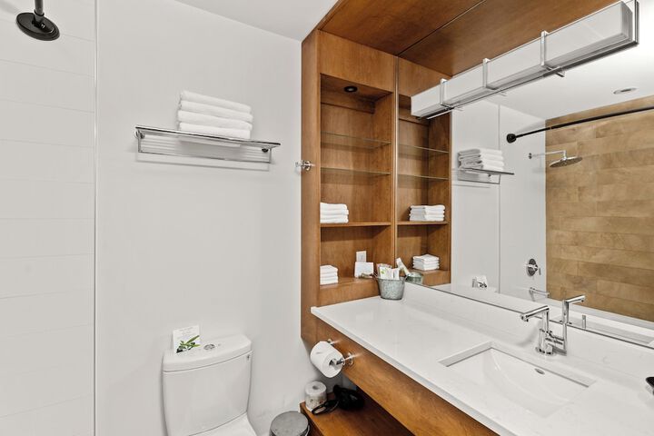Room 10 of 19