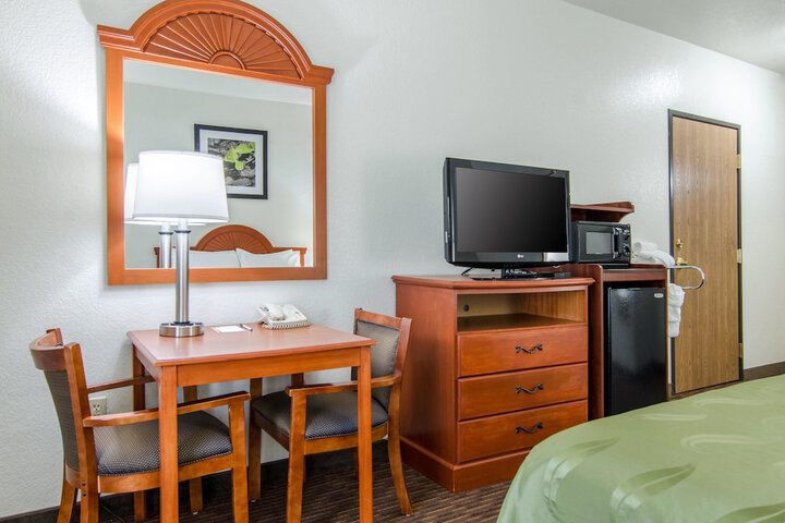 Room 34 of 63