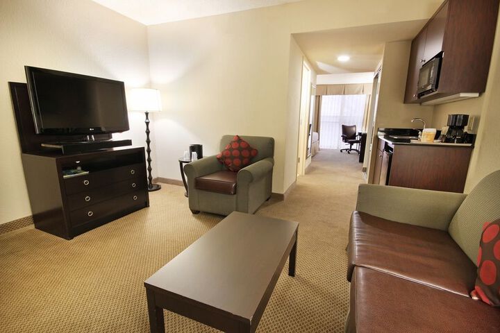 SAWGRASS GRAND HOTEL AND SUITES SPORTS C
