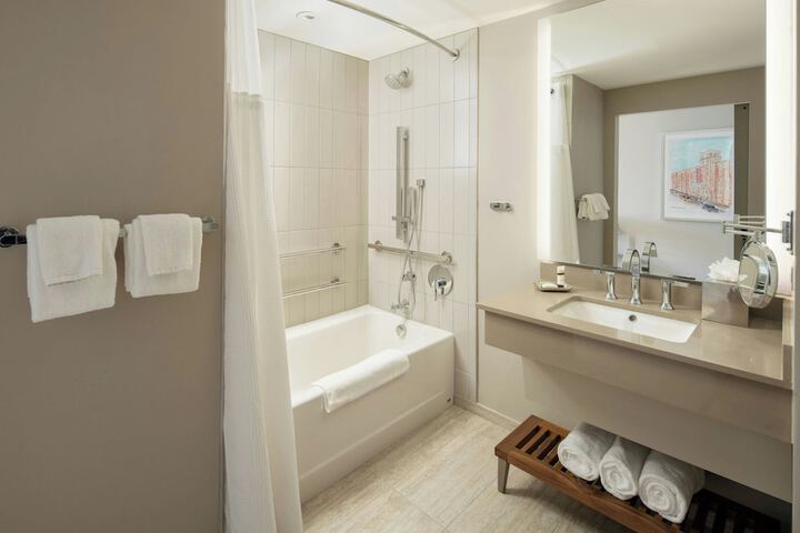 Room 25 of 120