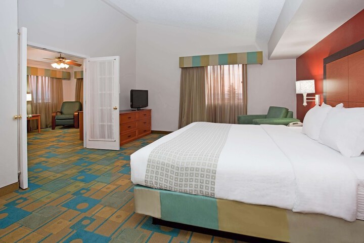 Room 33 of 41