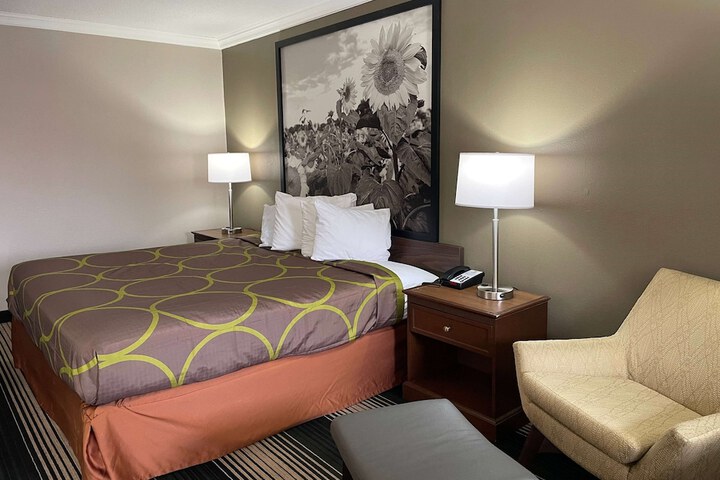 Room 45 of 62