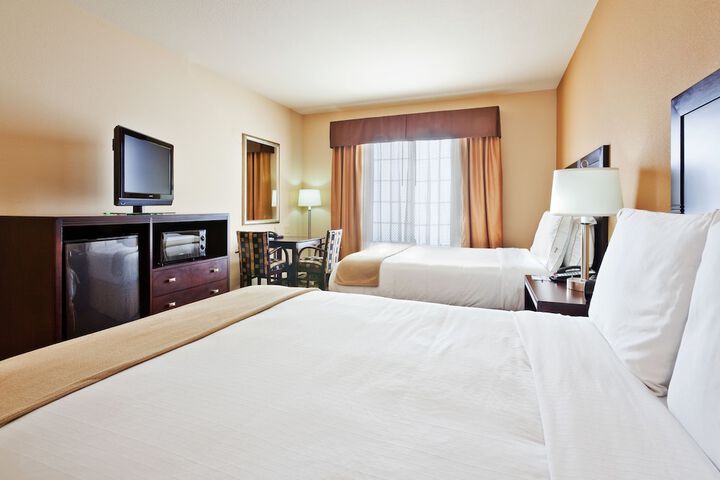 Holiday Inn Express Hotel & Suites Clovis by IHG