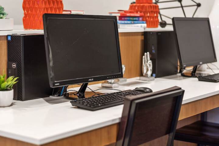 Holiday Inn Express Hotel and Suites West Valley by IHG