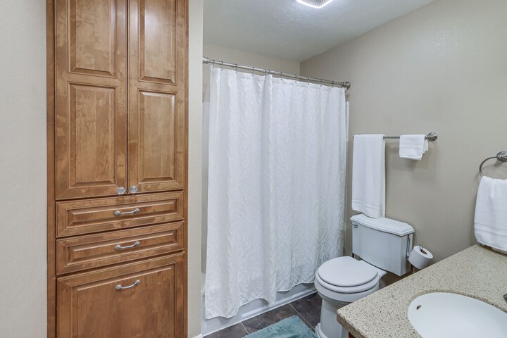 Peaceful Artesia Vacation Rental w / Orchard Views!