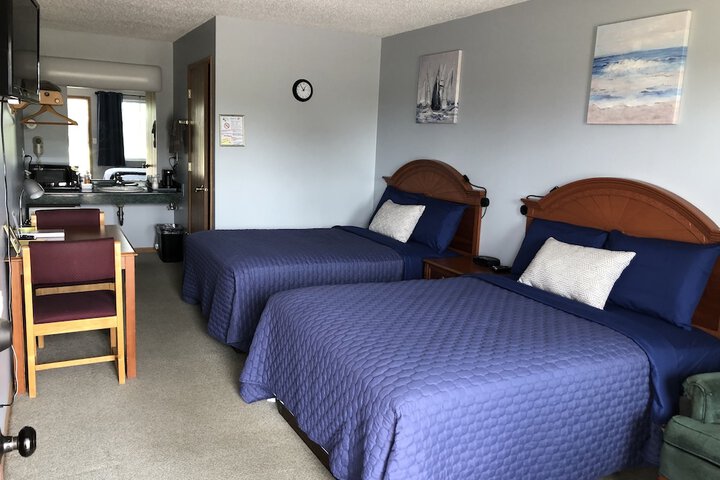 Edge of The Woods Motel