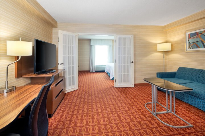 Fairfield Inn and Suites by Marriott Toronto Airport