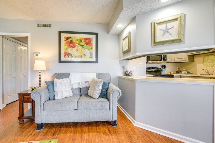 Little River Condo w / Pool Access - Near Beaches!
