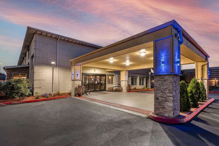 Hotel 4 of 27