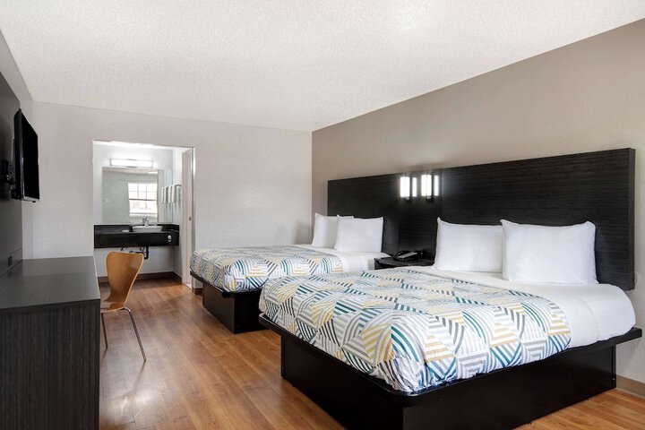 Room 14 of 26