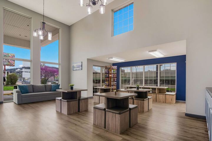 Breakfast/Coffee Service 36 of 37