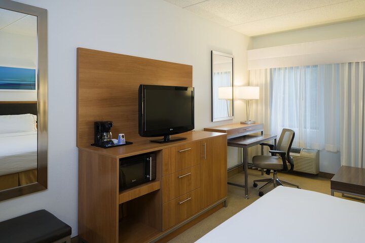 Room 44 of 90