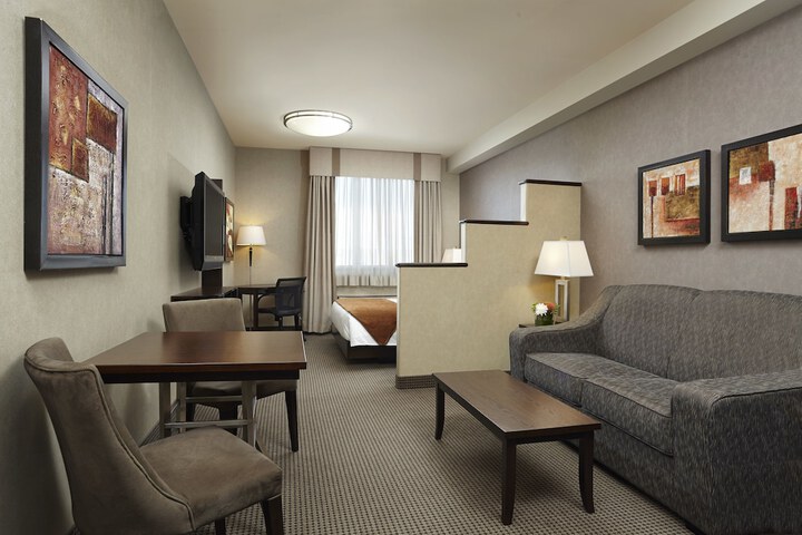 Room 11 of 32