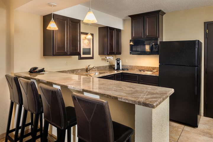 Holiday Inn Hotel & Suites Charleston West by IHG