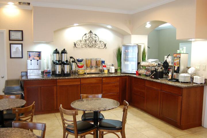 Breakfast/Coffee Service 22 of 25