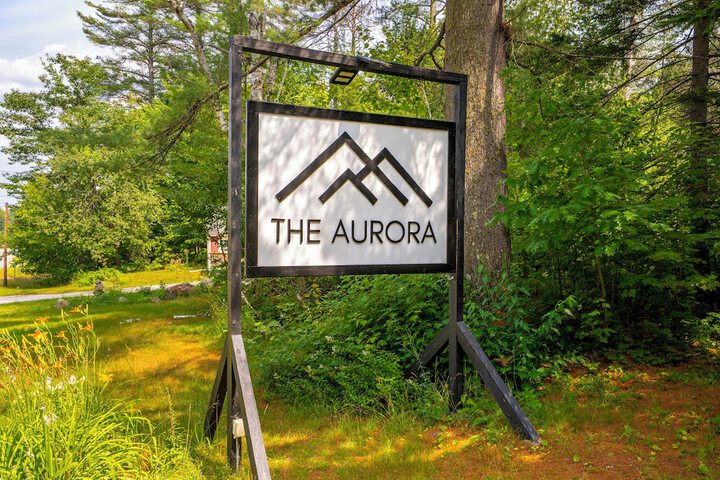 The Aurora Inn & Cottages