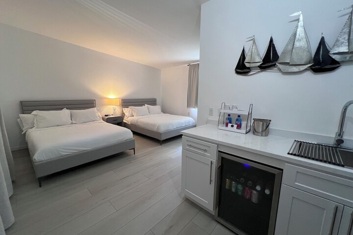 Wainscott Woods Retreat
