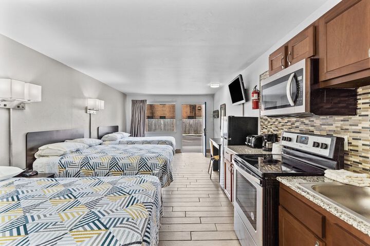 Room 35 of 60