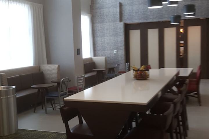Hampton Inn & Suites Dundee