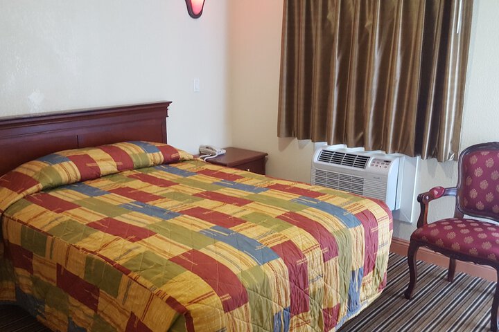 Room 23 of 40