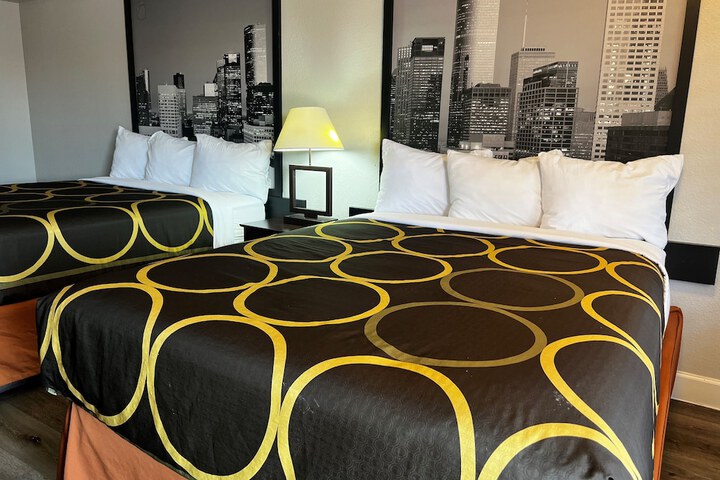 Room 21 of 43