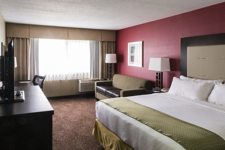 Room 12 of 34