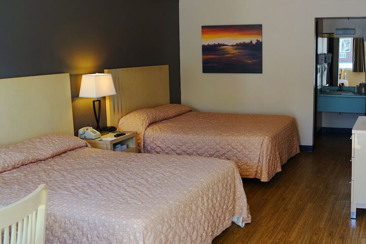 Room 9 of 32