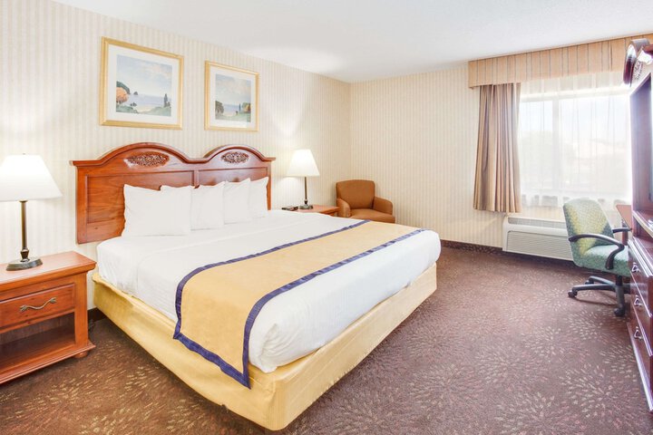 Room 3 of 15