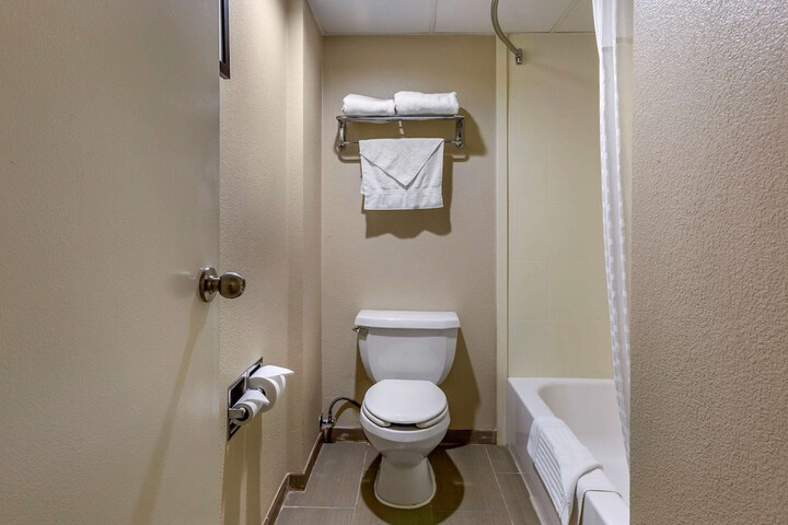Room 17 of 32