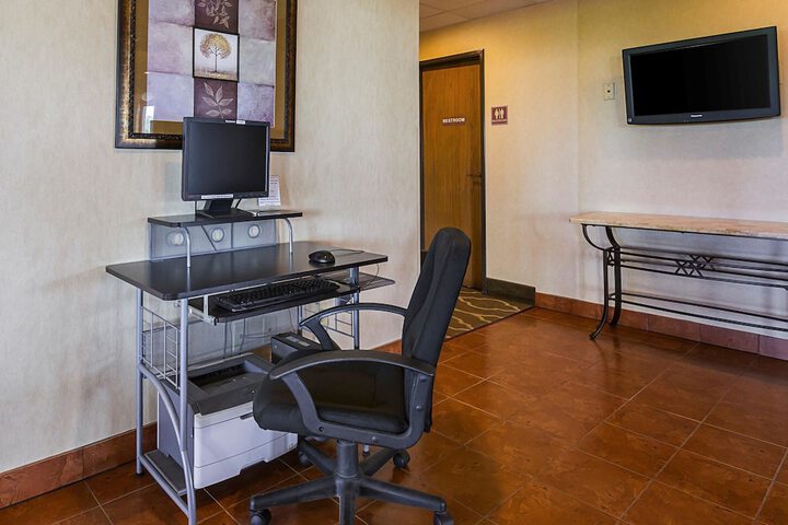 Business Center 68 of 68
