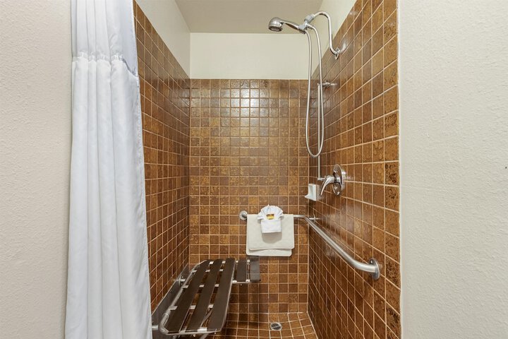 Best Western Plus Inn of Hayward