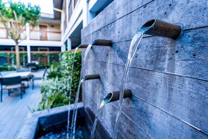 Hotel Exterior 65 of 66