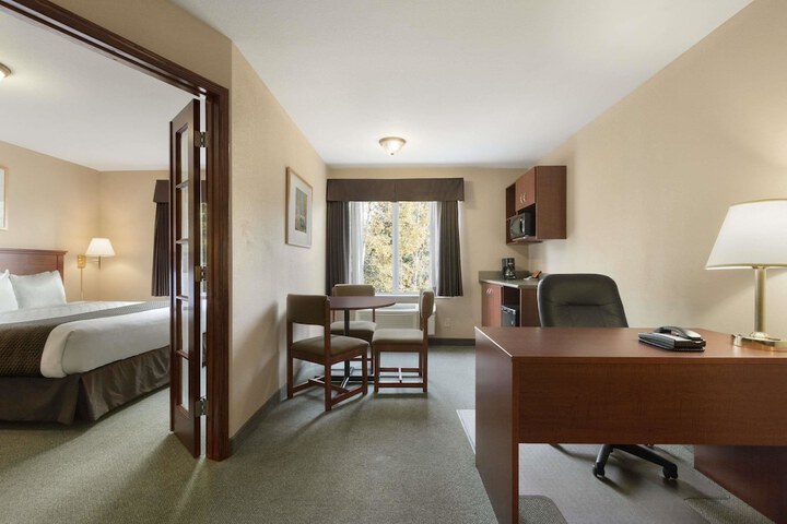 Room 9 of 27