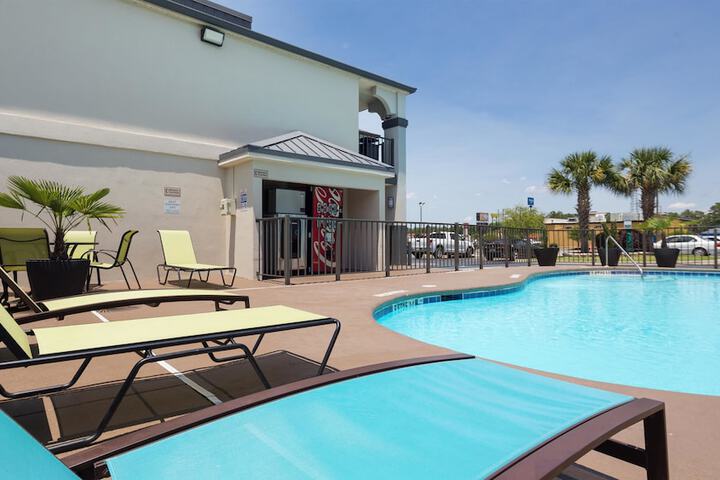 Pool 3 of 20