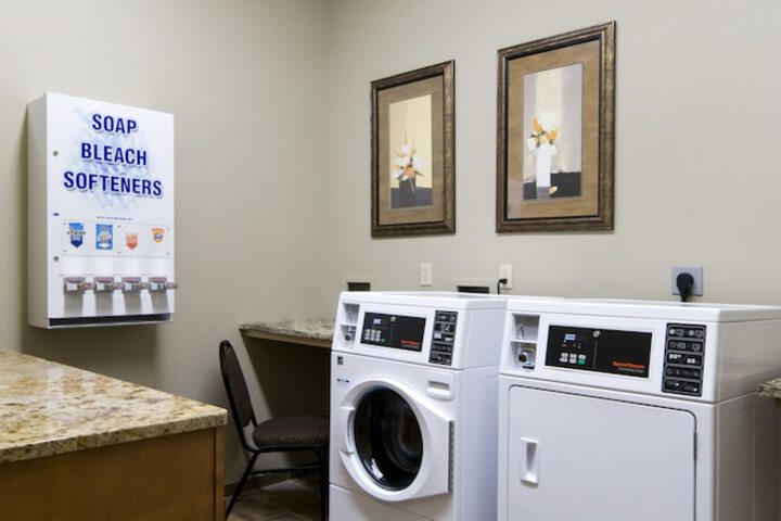 Clubhouse Hotel Suites Sioux Falls
