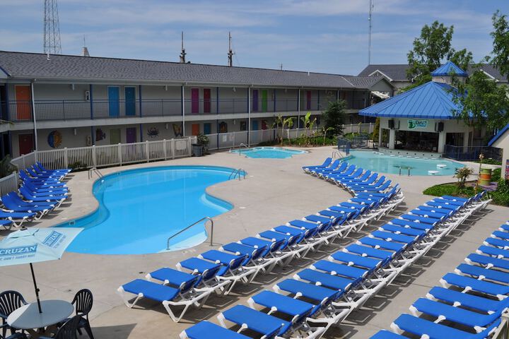 Pool 12 of 28