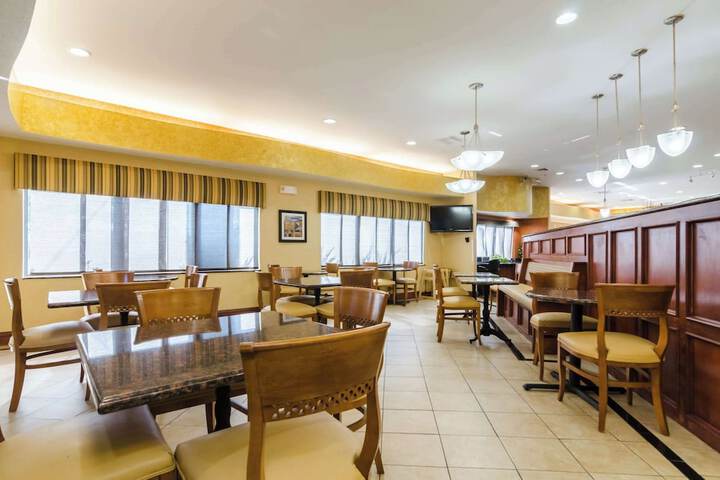 Comfort Suites Salina South